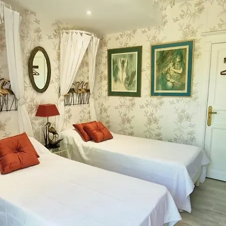 Bergerac D'hotes Ibis D'or Сен-Лоран-де-Винь